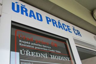 Rekvalifikačních kurzů výrazně ubylo. Starší lidé a dlouhodobě nezaměstnaní často narazí - Novinky