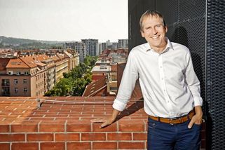 „Prostě to zbořím.“ Zvolte mě a část ruské chlouby v Praze půjde k zemi, tvrdí starosta