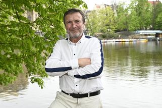 Chybí mu 30 tisíc měsíčně, aby přežil. Dabér Zdeněk Mahdal má nízký důchod