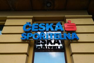 Místo dalších bankovních poboček domovy pro seniory: Česká spořitelna chystá miliardový projekt