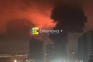 Na Rusko udeřilo přes tisíc dronů. V Petrohradu hoří ropné terminály, sklady i datové centrum - Novinky