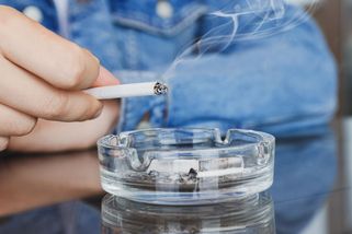 Výzkumníci věří, že umělá inteligence vyléčí rakovinu plic, proto začínají kouřit - Novinky