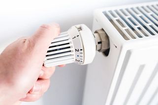 Češi přestávají topit v bytech i domech. Inspirovali se totiž tím, co už léta dělají Ukrajinci lépe než my - EnergoZrouti.cz