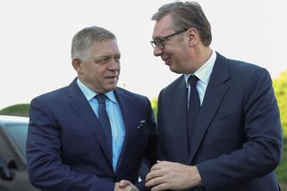 Fico předčasně opustil bruselský summit. Odletěl do Srbska podpořit Vučiče - Novinky