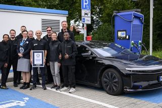 Elektrická limuzína Lucid zajela rekordní vzdálenost na jedno nabití - Novinky