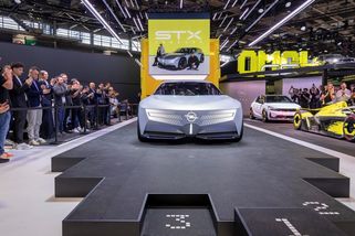 Opel STX ukazuje vizi kombíku budoucnosti