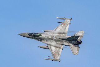 V Polsku třikrát vzlétly stíhačky kvůli ruským útokům - Novinky