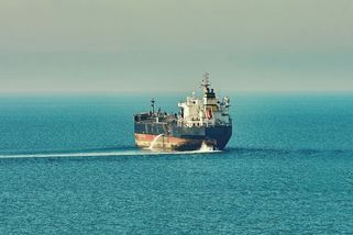 Dron zasáhl tanker u rumunského pobřeží - Novinky