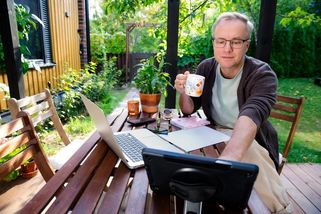 Ve 30 letech vydělávám 100 tisíc měsíčně. Rodiče mi přesto říkají, že jsem líný a měl bych si najít pořádnou práci