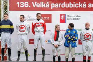 Před dvěma lety ji zastavil Taxis, loni zlomenina. Letos jediná žena Velké zářila štěstím - Sport.cz
