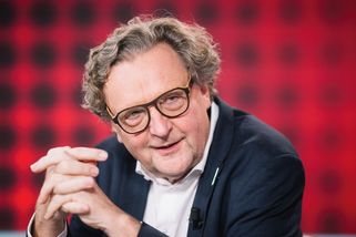 Hlaváček riskuje, chce Pražanům zdražit parkování i MHD
