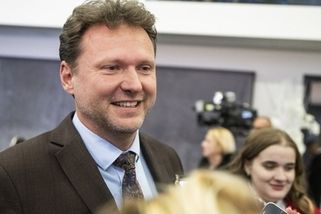 prahain.cz/politika/vondracek-oznacil-stan-za-mafianskou-stranu-volby-byly-pro-ano-tafka-29048.html?utm_source=www.seznam.cz&utm_medium=seznam_distribuce&utm_campaign=lide