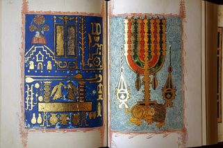 Bible je enigma, žádný její překlad nevystihuje originál - Médium.cz