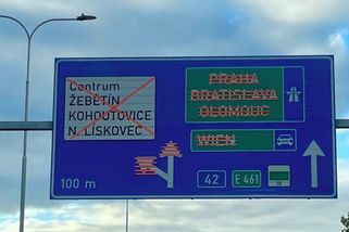 Policisté v Brně vypnuli na jihozápadě města semafory, dopravu řídili sami - Seznam Zprávy