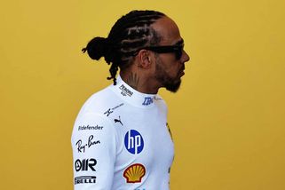 Lewis Hamilton tlačí na Ferrari: Na výkonu ztrácíme, pro rok 2027 musíme zabrat - Sports News 24