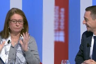 Vykajdané triko, tělocvična a debakl ANO. Němcová s Grolichem si v přímém přenosu podali Babiše