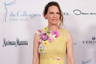 Hilary Swank (52) je těhotná! K tříletým dvojčatům přibude sourozenec ještě před Vánoci