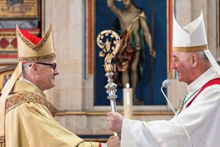 Církev čelí zkoušce důvěry! Dokáže smýt hříchy arcibiskupa Graubnera? - Médium.cz