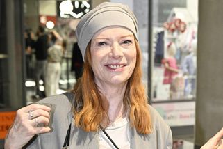Herečka Bára Štěpánová snad objevila elixír mládí! V leopardí sukni předvedla, že je pořád pěkná dračice - Super.cz