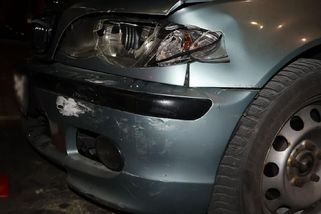 Opilý mladík v BMW driftoval na parkovišti v Olomouci, naboural cizí auto - Novinky