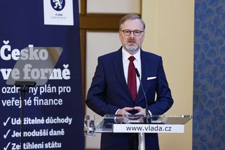Vláda škrtne 22 daňových výjimek, oznámil Fiala - Novinky