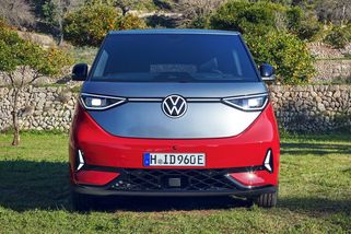 Volkswagen svolává do servisů elektromobily kvůli vadným bateriím