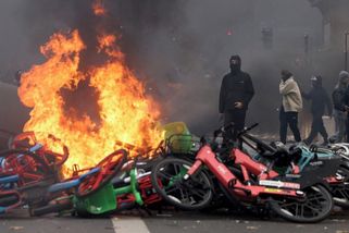 Faktor, který stát podcenil: Jak se demonstranti ve Francii svolávali do ulic - Seznam Zprávy