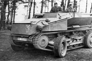 „Podomácku“ vyrobený tank prorazil ostnaté dráty: Impozantní útěk za svobodou před komunisty - Médium.cz