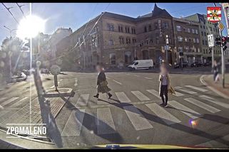 Žena se sluchátky na uších se v Brně rozběhla přímo před houkající sanitku - Novinky