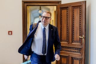 Aleš Juchelka oznámil, kdy dojde ke snížení důchodového věku na 65 let. Senioři by se mohli dočkat už příští rok