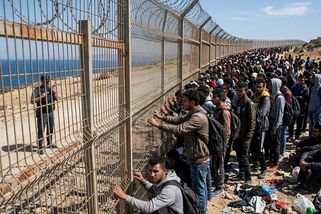 Ceuta na hraně: Španělé se bojí války s Marokem