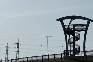 Dvě věže u soutoku Berounky a Vltavy: výhled zklamal, cesta překvapila - Médium.cz