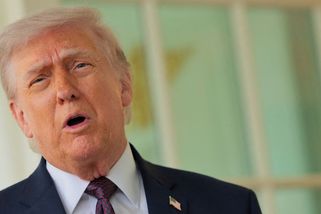 Řekne to, prosím, někdo papeži Lvovi? Trump spor s hlavou katolické církve nevzdává - Novinky