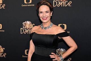 Takhle ji v televizi neuvidíte. Tereza Kostková ukázala zákulisí StarDance. Pořádně se vyprsila do objektivu! - Super.cz