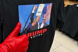 krajskelisty.cz/praha/35842-je-donald-trump-agentem-ruske-kgb.htm?utm_source=www.seznam.cz&utm_medium=seznam_distribuce&utm_campaign=lide