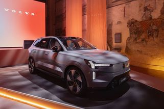 To NEJ Volvo: Nová vlajková loď ze Švédska, velké rodinné SUV EX90, právě přijíždí na český trh - Garáž.cz