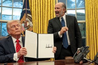 Před Trumpem prchá celý svět, Evropa je útočištěm - Médium.cz