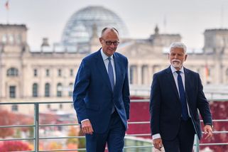 Putin je posedlý strachem, že ho někdo zabije, uvedl Pavel. A zkritizoval ropnou dohodu Trumpa s Moskvou - Novinky