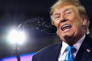 Trump tvrdí, že se svými kroky snaží držet Rusko u vyjednávacího stolu - Novinky