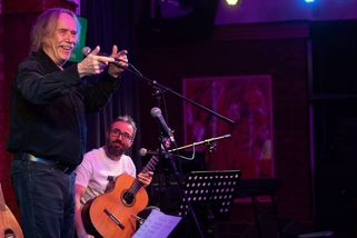 The Beatles byli folkaři, řekl Nohavica a překvapivě zazpíval své překlady jejich písní - Novinky