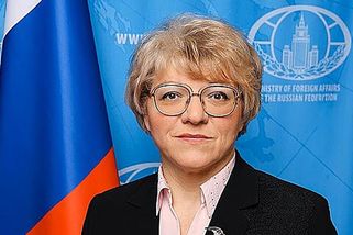 Putinova emisarka se rozjela. Chce vojenské experty v Česku, mluví o genocidě Rusů