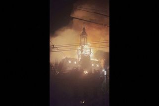 Video: Během protestů ve Francii vzplála historická radnice v Limoges - Seznam Zprávy