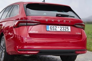 Přicházející Octavia hybrid prohrává s konkurencí v jedné důležité oblasti
