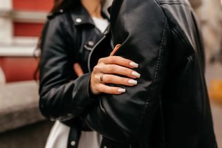 Kartu, mobil ani hodinky už nepotřebujete. Slovenská banka testuje revoluční způsob placení, Češi zatím zůstávají pozadu