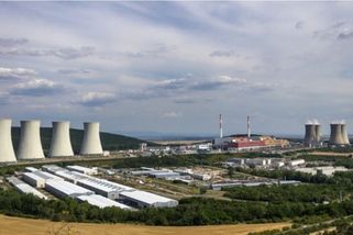 Slovensko po krátkém odkladu připojilo k síti nový jaderný blok Mochovce 4