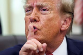 Jste nemocný? Dávejte si pozor. Trump třikrát vyjel na novináře serveru The Independent - Novinky