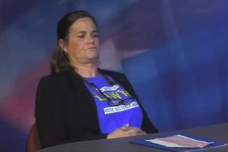 Video: „My máme také zbraně.“ Kandidátka demokratů překvapila ostrými výroky - Seznam Zprávy
