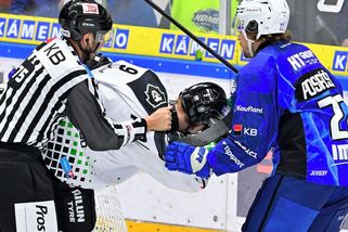 Absence esa Komety přiživila spekulace o třaskavém odchodu. Chybí ze zdravotních důvodů, řekl trenér - Sport.cz