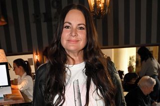 Jitka Čvančarová si radši vzala pánské tričko, aby skryla bujné křivky