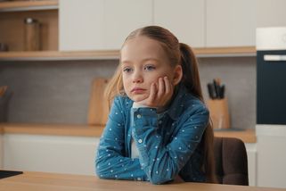 „Mami, já se nudím!“ Dítě bez programu? Nechte ho nudit, je tu super pro rozvoj mozku